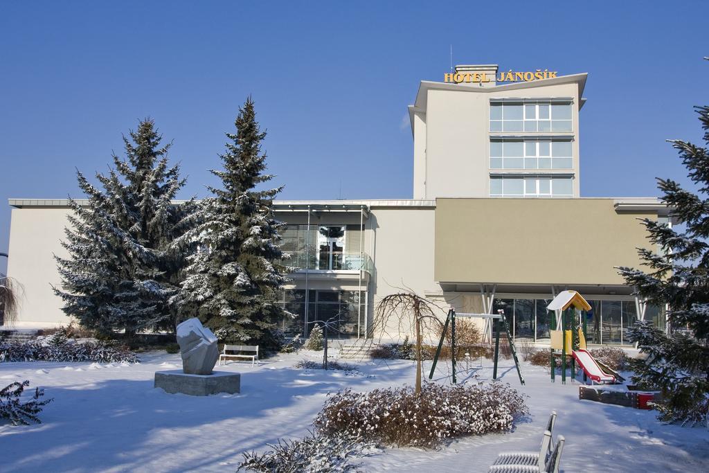 Hotel Janosik Liptovský Mikuláš Extérieur photo