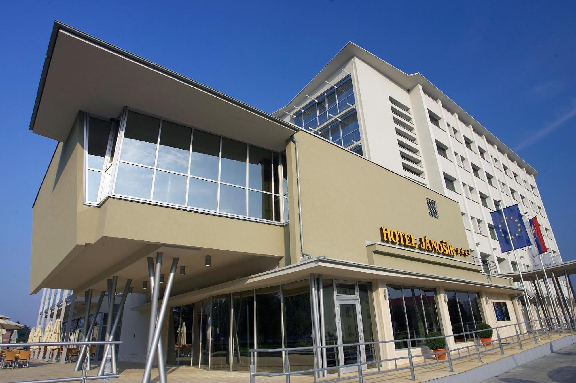 Hotel Janosik Liptovský Mikuláš Extérieur photo